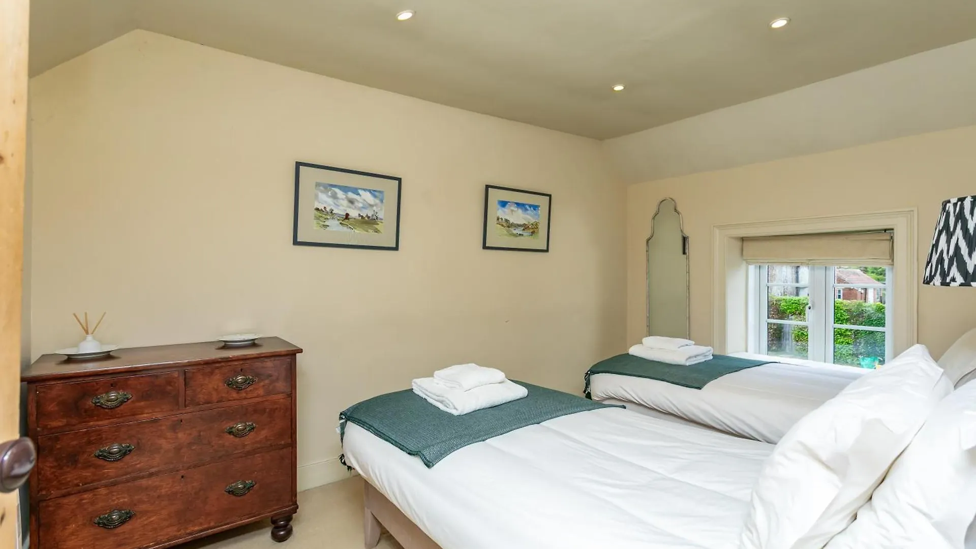 Pretty Yorkshire Stone Cottage Harome Holiday home